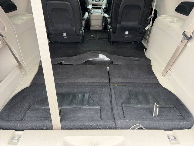 Used 2024 Chrysler Pacifica Touring-L FWD image 40