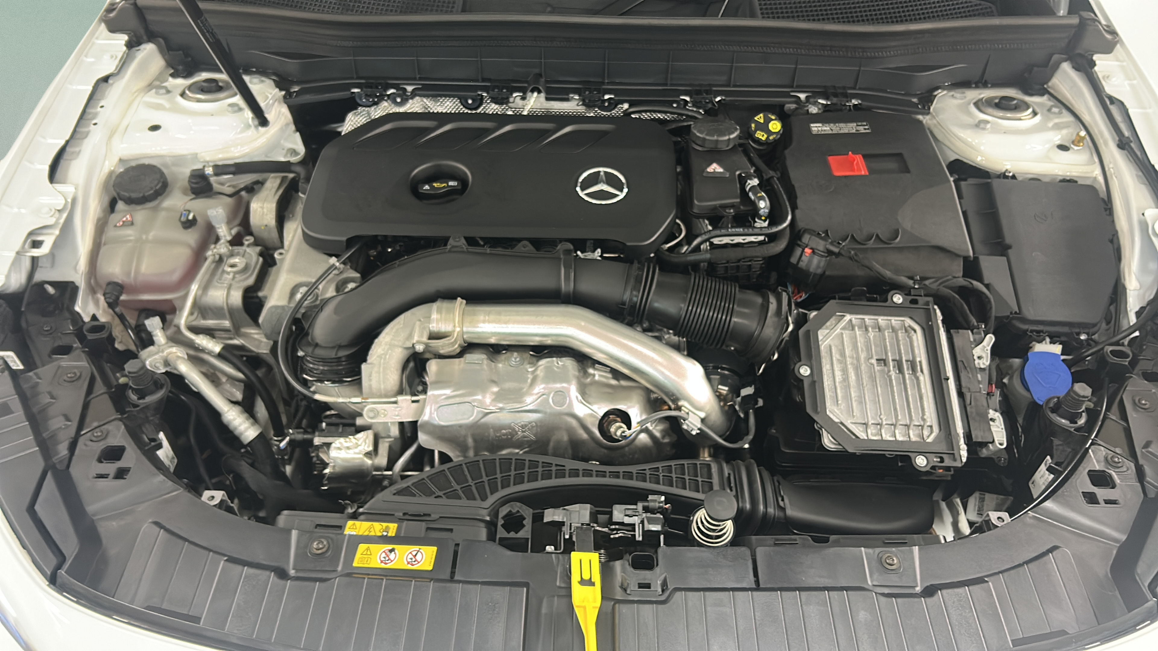 Used 2025 Mercedes-Benz GLB 250 image 37