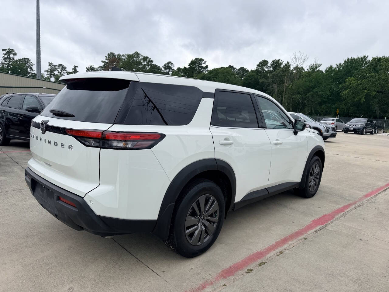 Used 2025 Nissan Pathfinder S FWD image 44