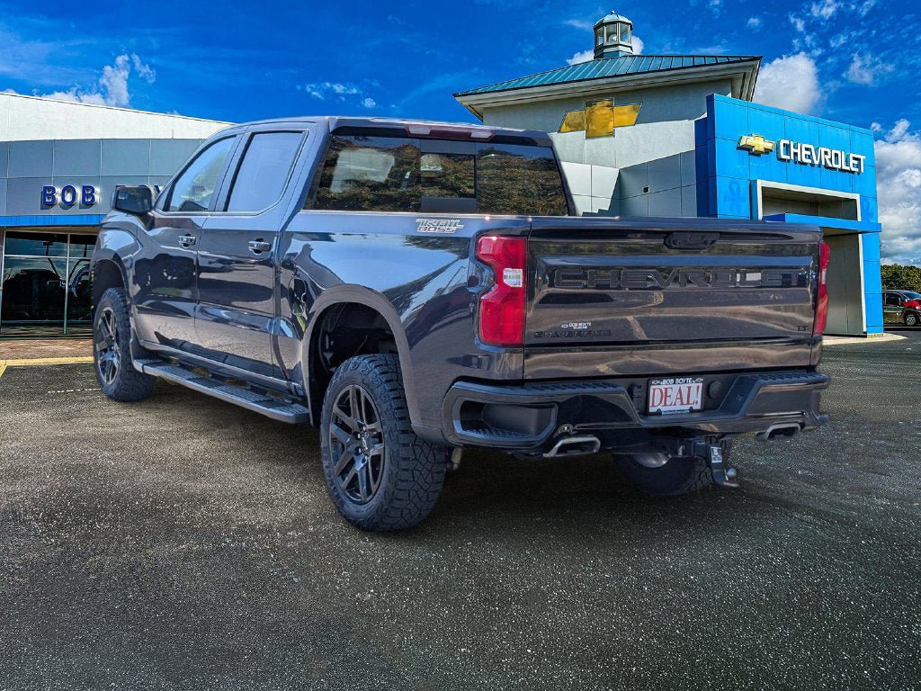Used 2024 Chevrolet Silverado 1500 LT Trail Boss w/ Convenience Package II AWD/4WD image 7