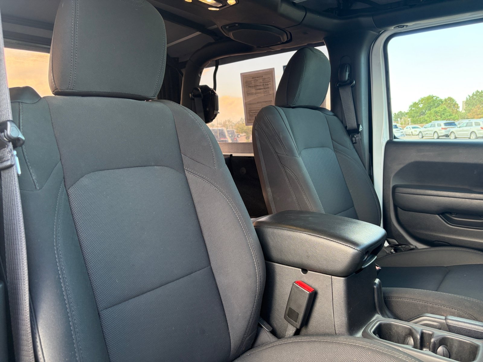 Used 2022 Jeep Wrangler Sport AWD/4WD image 30
