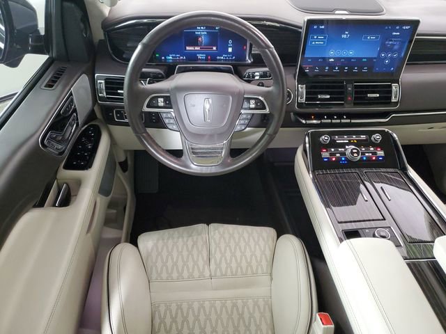 Used 2024 Lincoln Navigator Black Label image 17