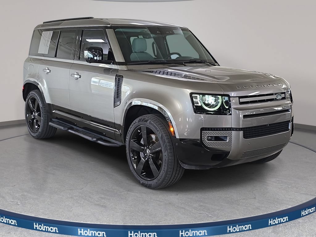 Used 2025 Land Rover Defender 110 X-Dynamic SE AWD/4WD image 4