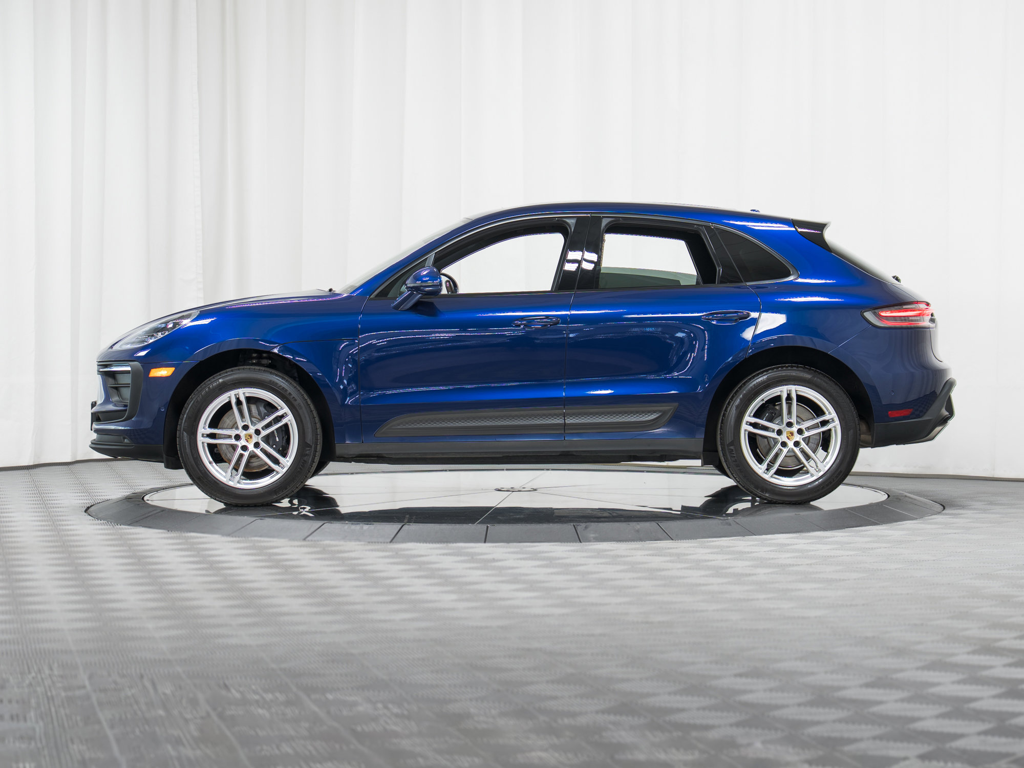 Certified 2022 Porsche Macan image 29