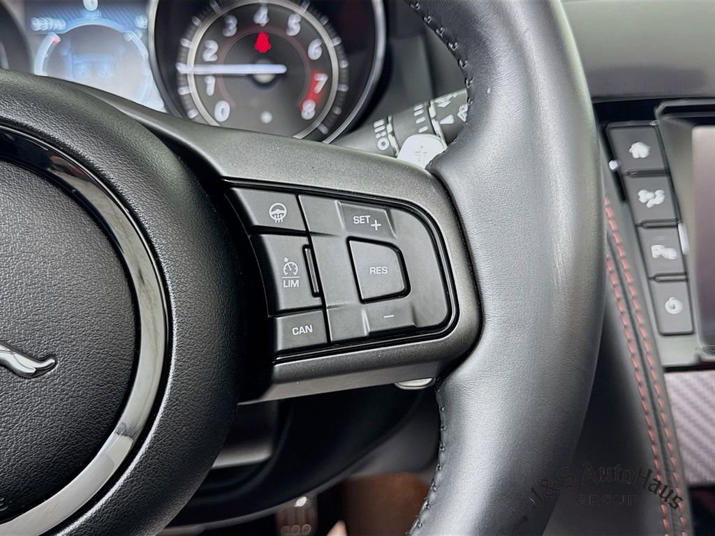 Used 2016 Jaguar F-TYPE R image 14