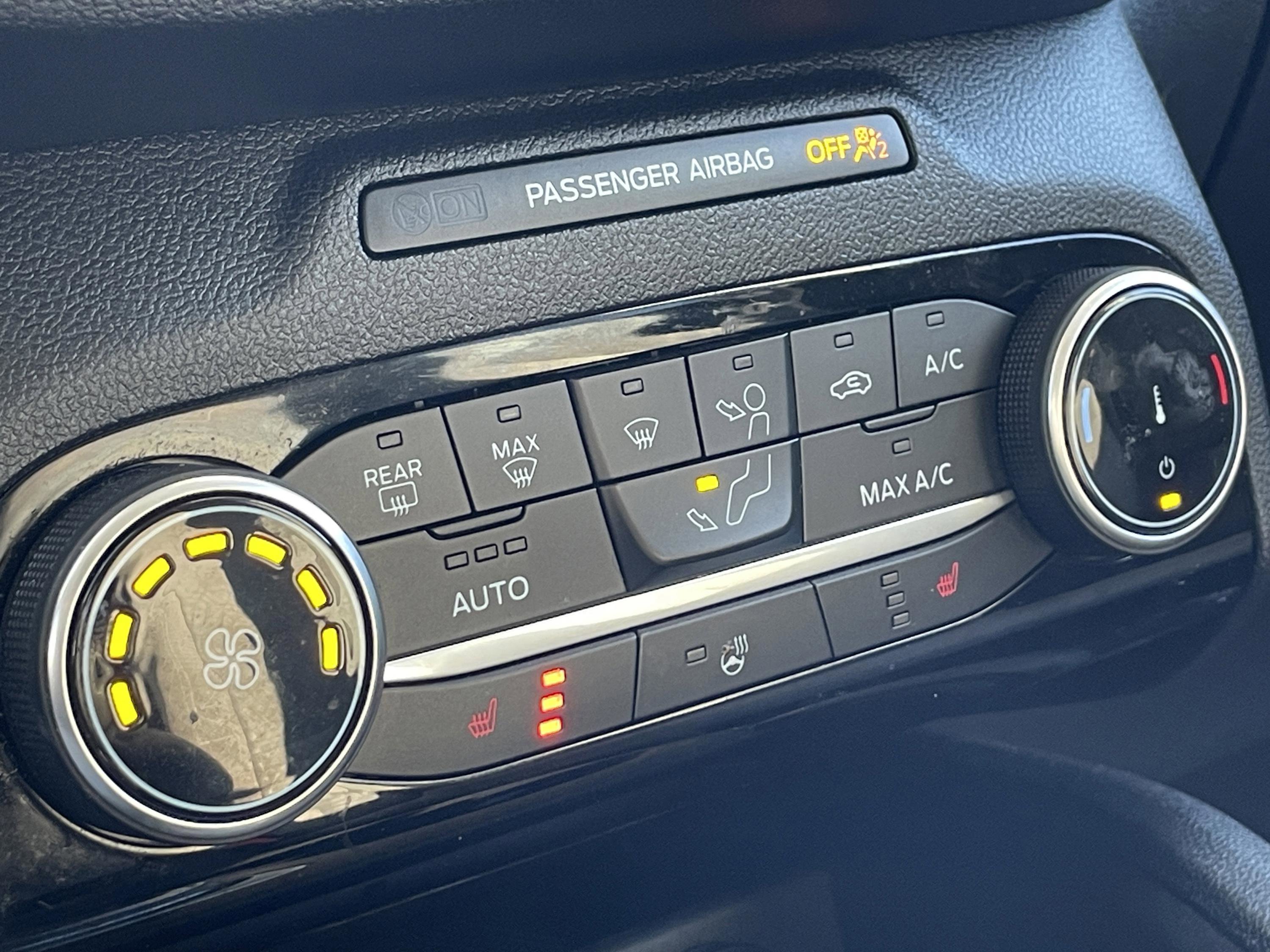 Certified 2022 Ford Escape SE w/ Cold Weather Package image 18