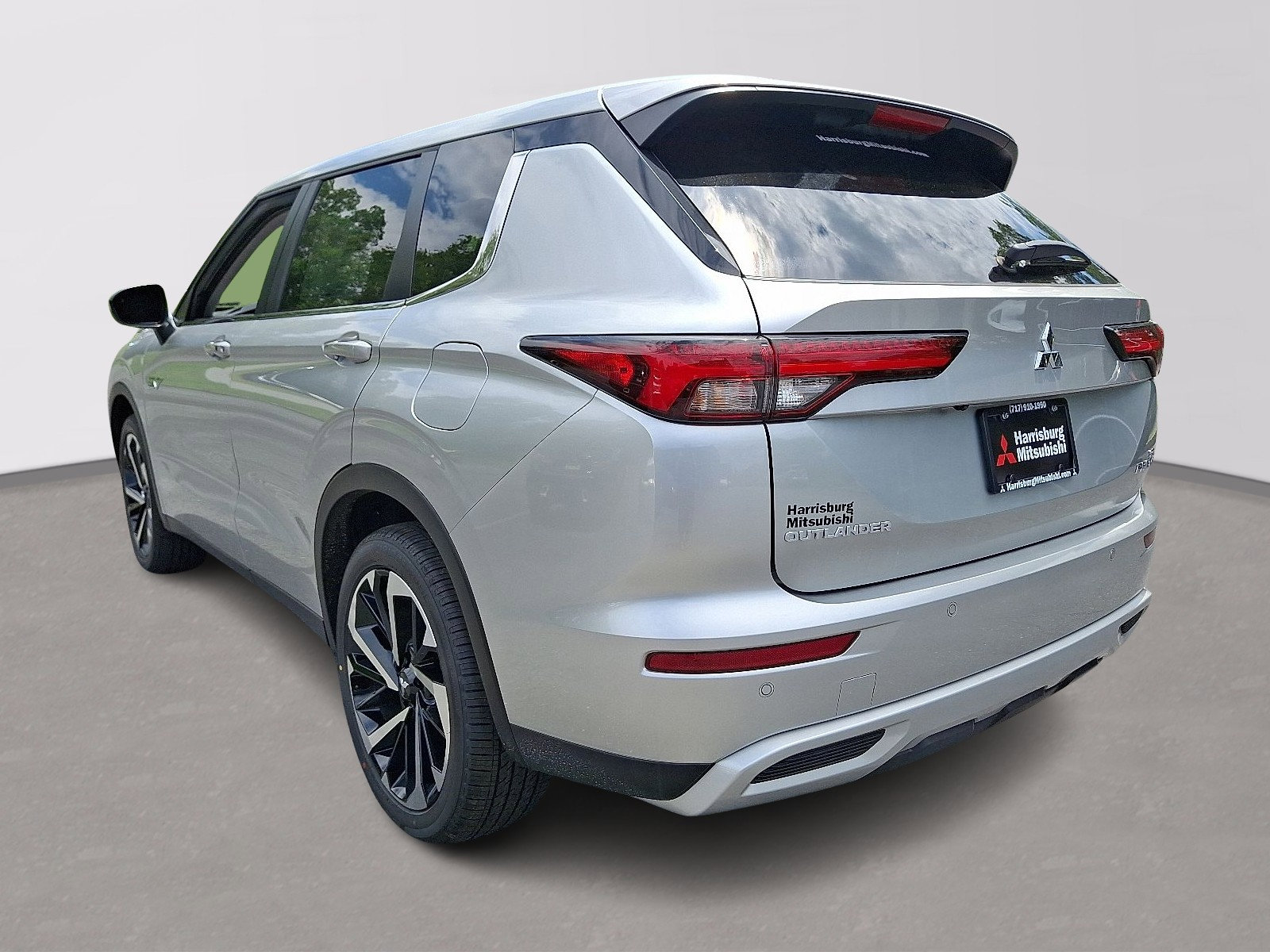 New 2025 Mitsubishi Outlander SE image 5