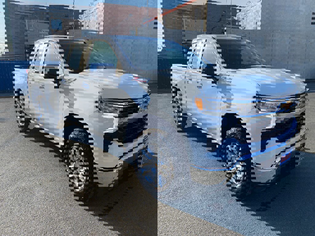 Used 2025 Chevrolet Silverado 1500 LT image 6