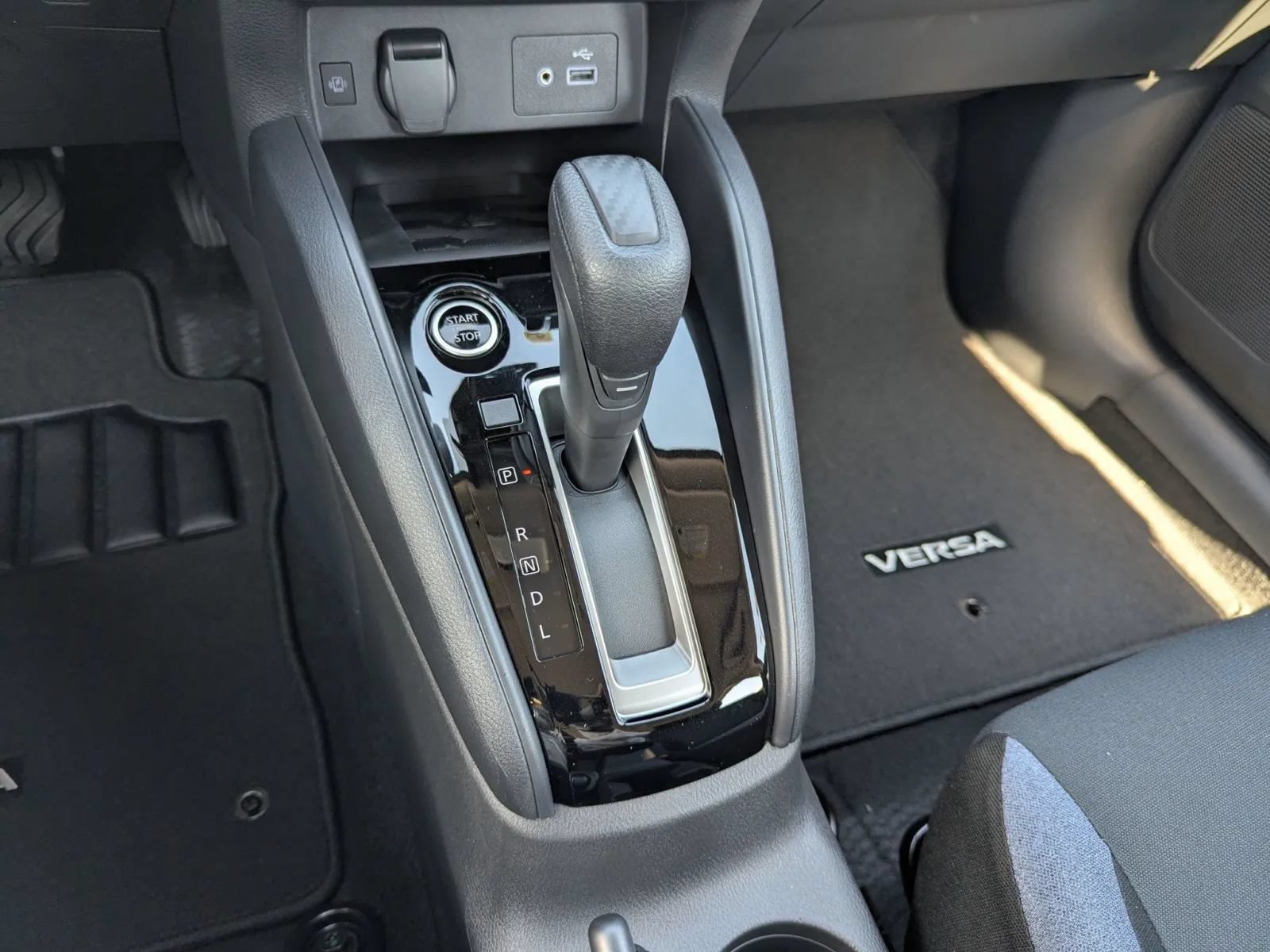 New 2025 Nissan Versa SV w/ Trunk Package FWD image 22