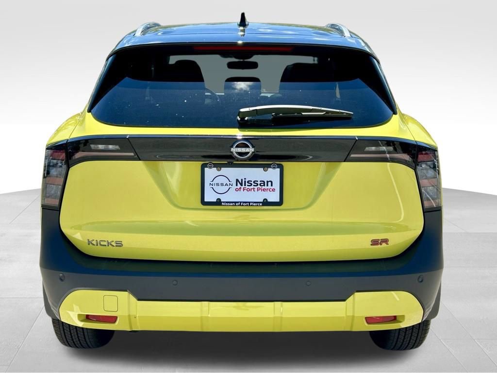 New 2026 Nissan Kicks SR w/ SR Premium Package FWD image 7