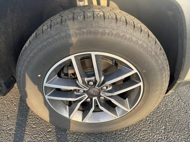 Used 2019 Jeep Grand Cherokee Limited AWD/4WD image 29