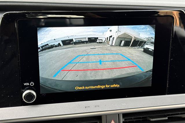 Used 2025 Toyota Prius LE FWD image 21