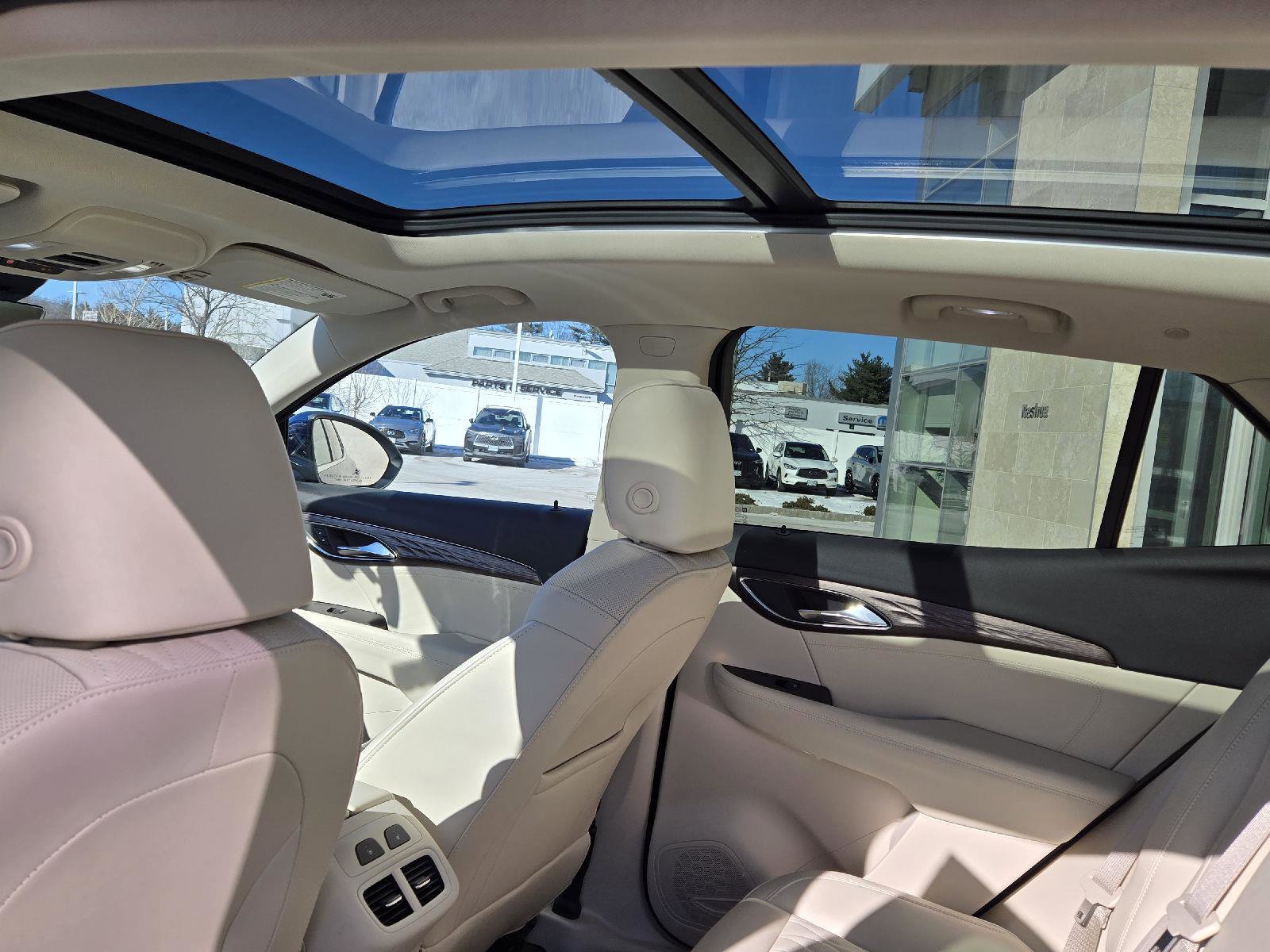 Used 2023 Buick Envision Avenir image 11