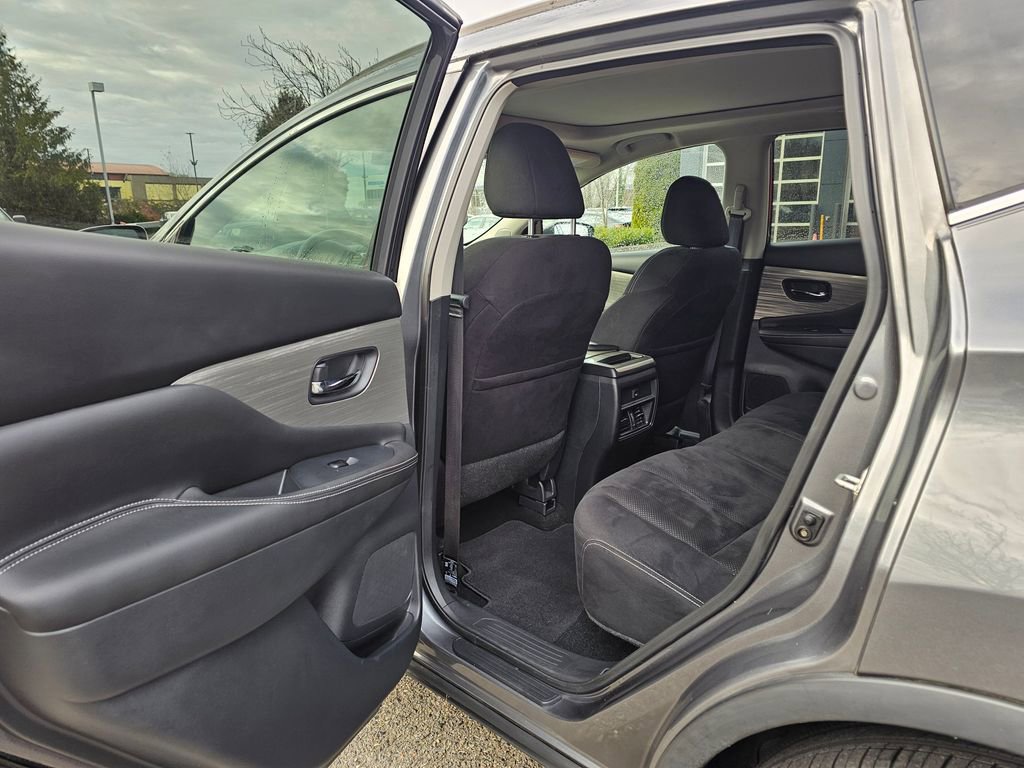 Used 2018 Nissan Murano SV w/ Premium Package image 12