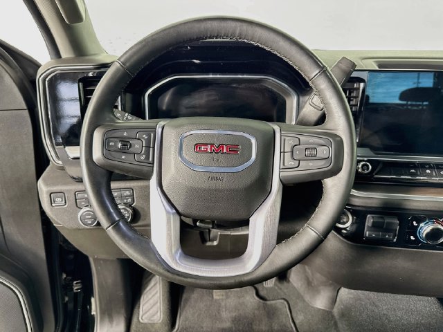 Used 2025 GMC Sierra 1500 SLT AWD/4WD image 12