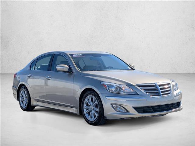 Used 2012 Hyundai Genesis 3.8 RWD image 3