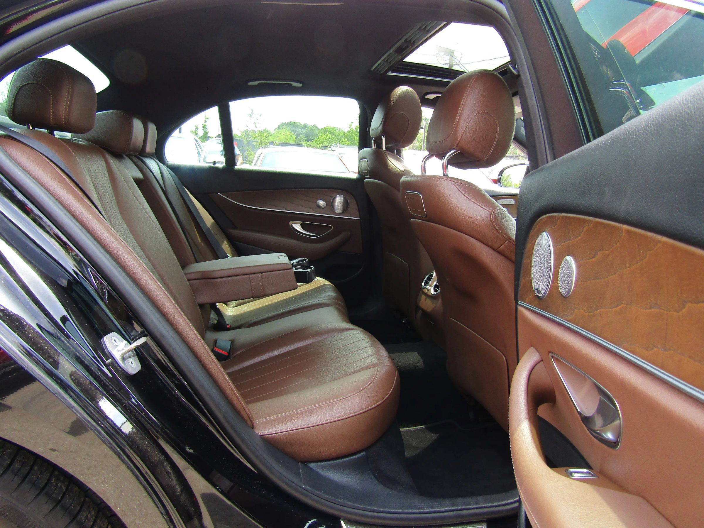 Used 2018 Mercedes-Benz E 300 4MATIC w/ Premium 1 Package image 12