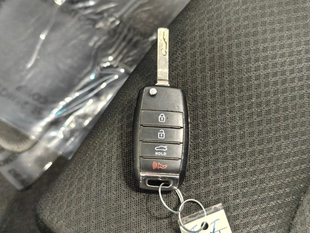 Used 2017 Kia Optima LX FWD image 15