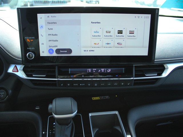 Used 2026 Toyota Sienna Platinum AWD/4WD image 29