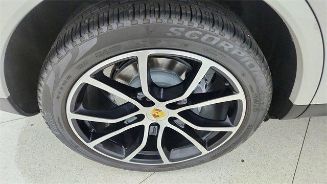 Used 2022 Porsche Cayenne image 56