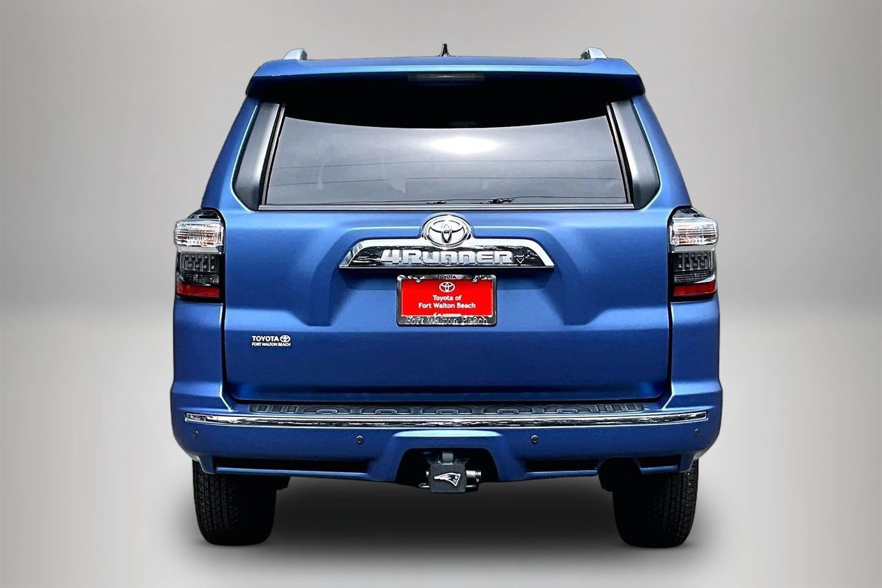 Used 2022 Toyota 4Runner Limited AWD/4WD image 6