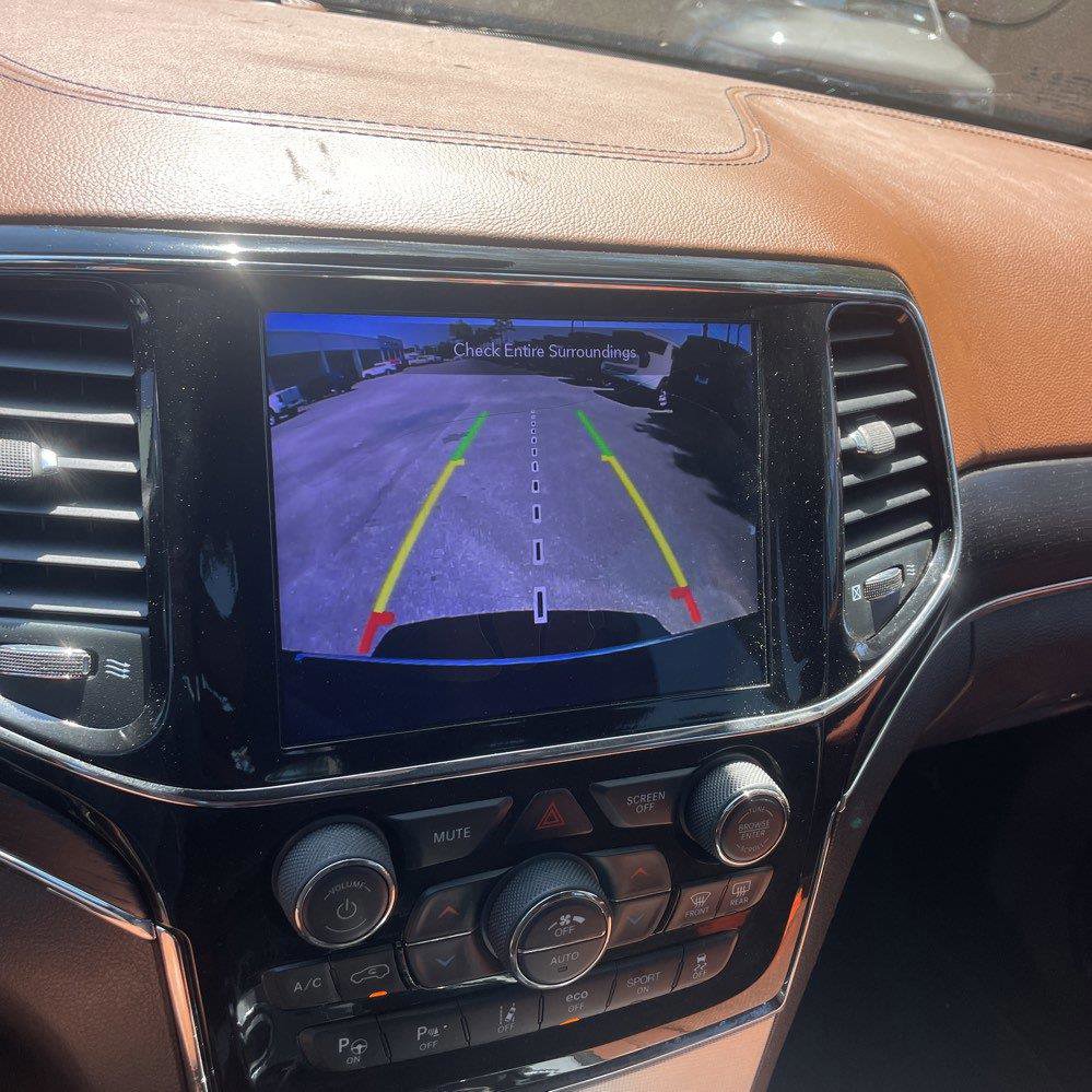 Used 2020 Jeep Grand Cherokee Summit AWD/4WD image 16
