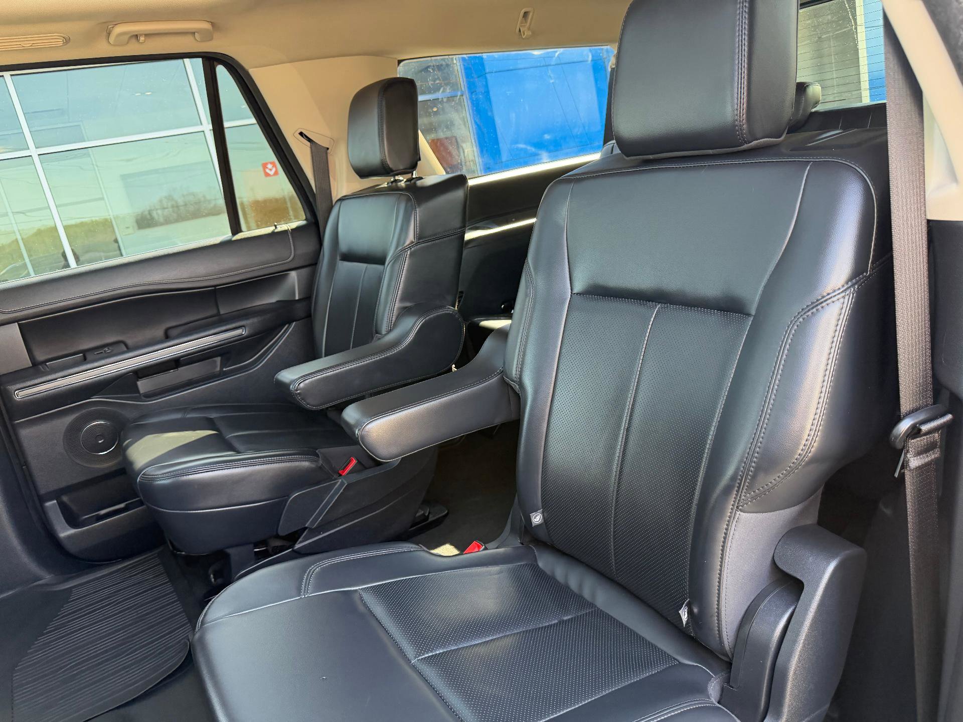 Used 2023 Ford Expedition Max XLT image 23