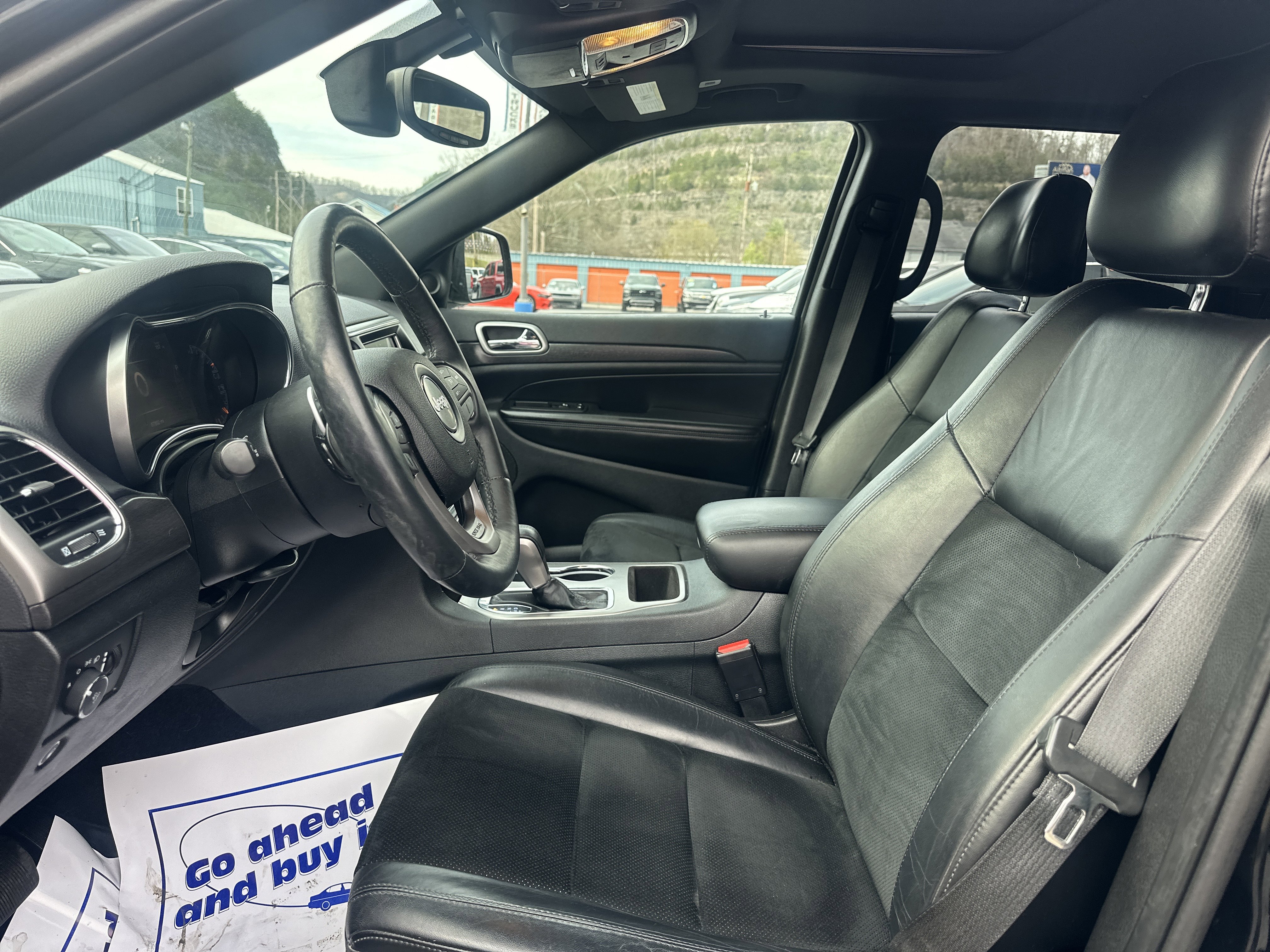 Used 2017 Jeep Grand Cherokee Altitude image 21