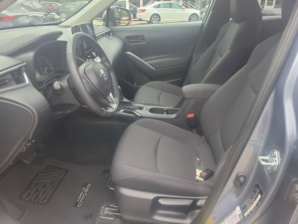 Certified 2023 Toyota Corolla Cross LE image 15