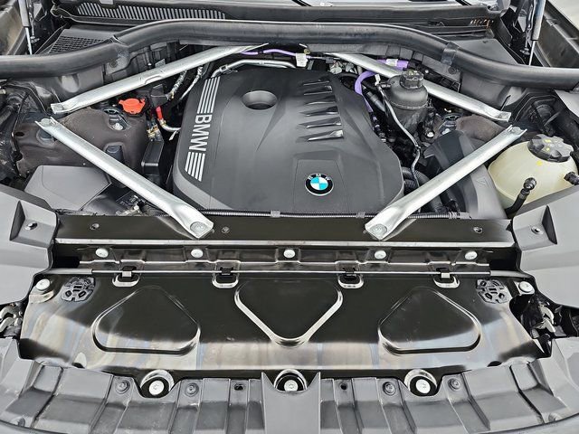 Used 2024 BMW X7 xDrive40i w/ M Sport Package image 34