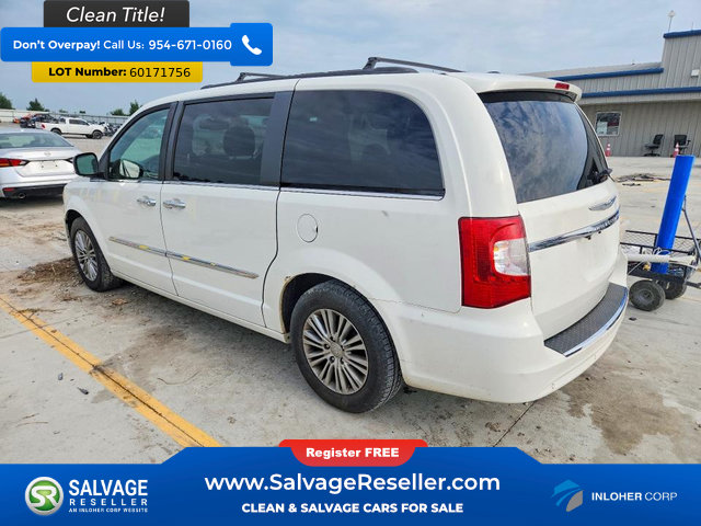 Used 2013 Chrysler Town & Country Touring-L w/ Driver Convenience Group FWD image 3