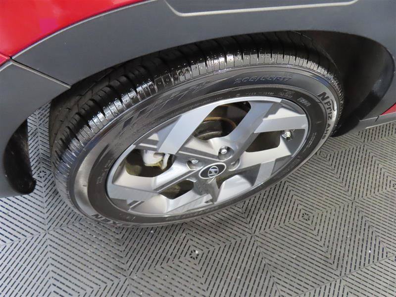 Used 2025 Hyundai Venue SEL FWD image 8