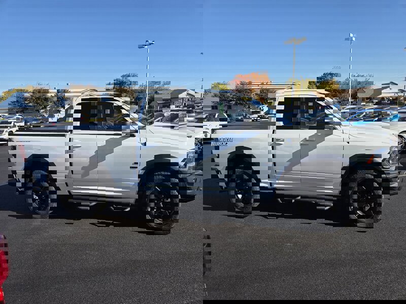 Used 2019 RAM 1500 Classic Warlock w/ Luxury Group image 2