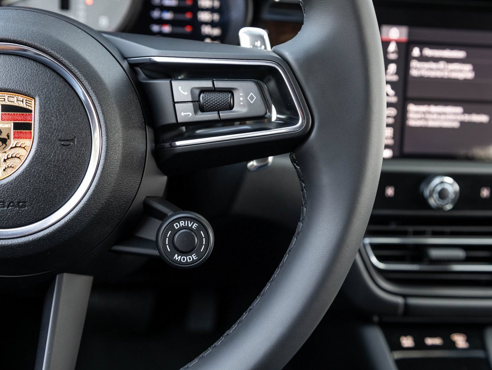 Certified 2026 Porsche Macan S AWD/4WD image 16