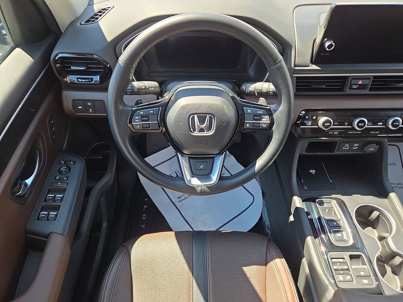 Used 2025 Honda Pilot Elite image 12