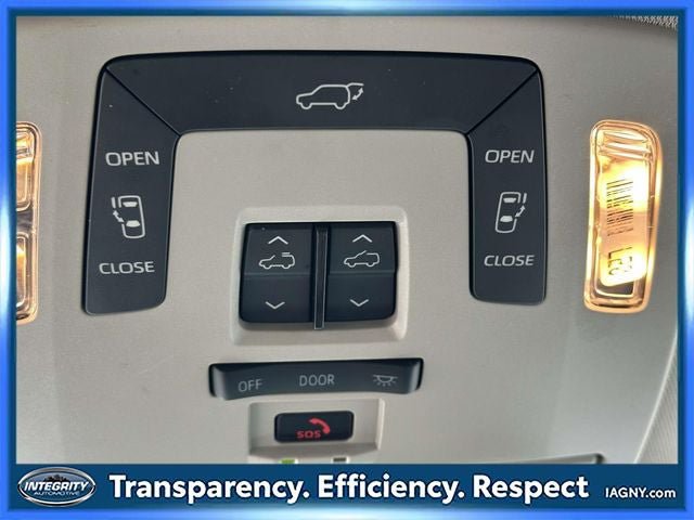 Used 2024 Toyota Sienna XLE FWD image 37