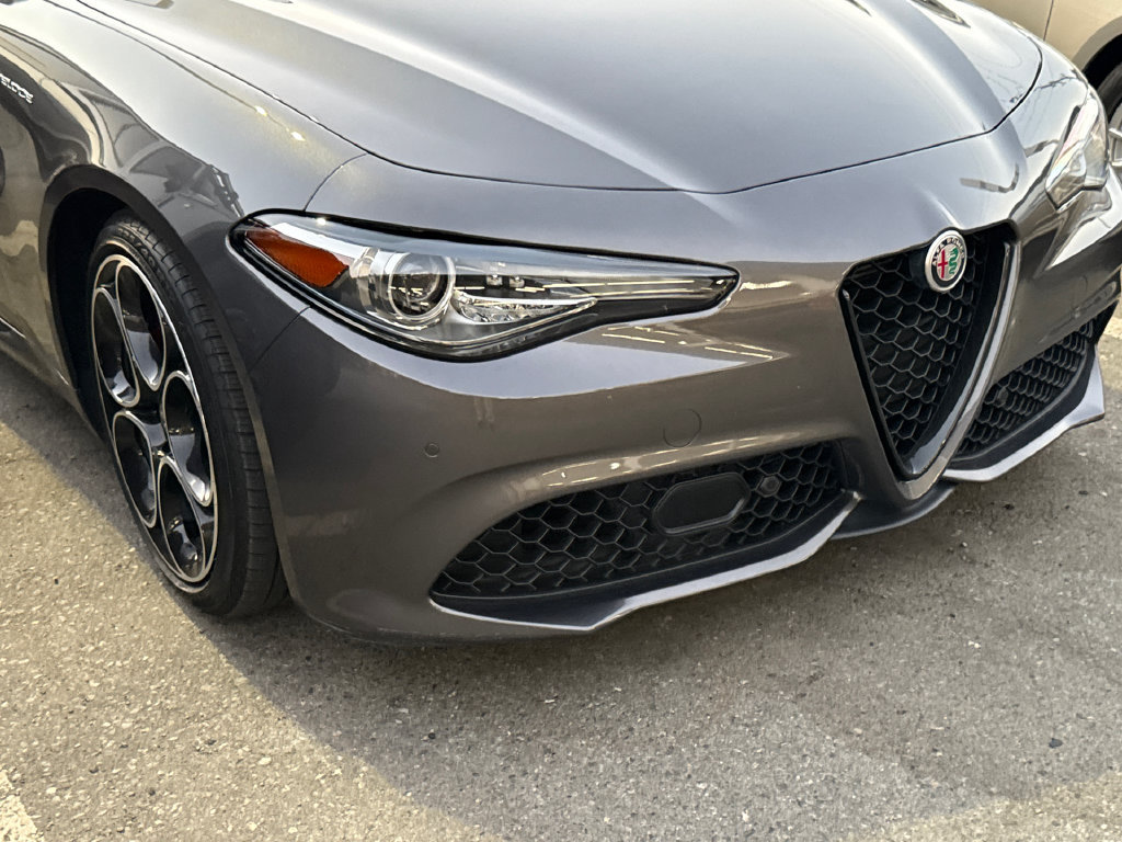 Used 2022 Alfa Romeo Giulia Veloce RWD image 6