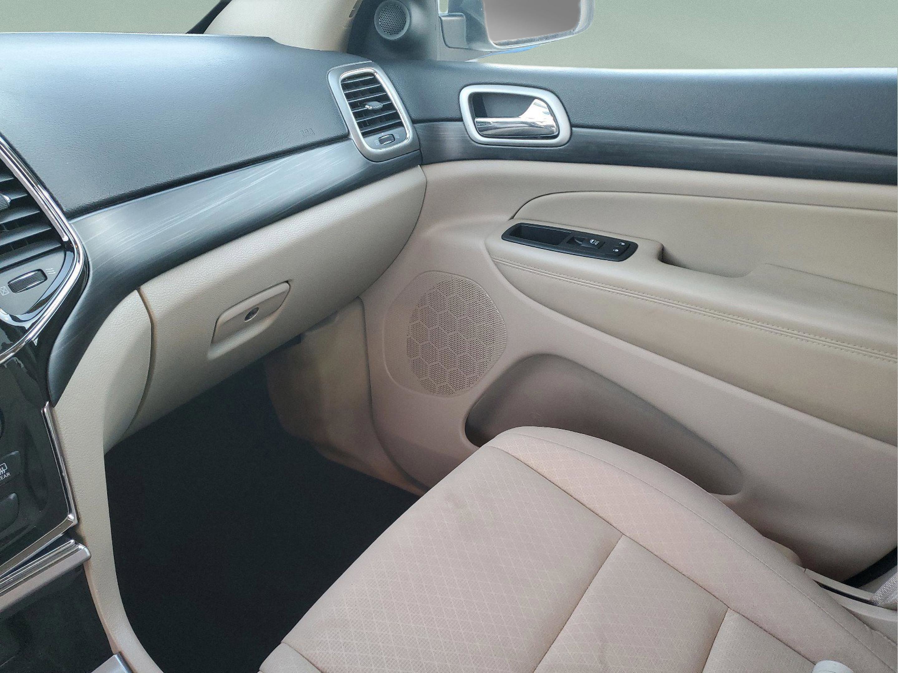 Certified 2022 Jeep Grand Cherokee Laredo E image 25