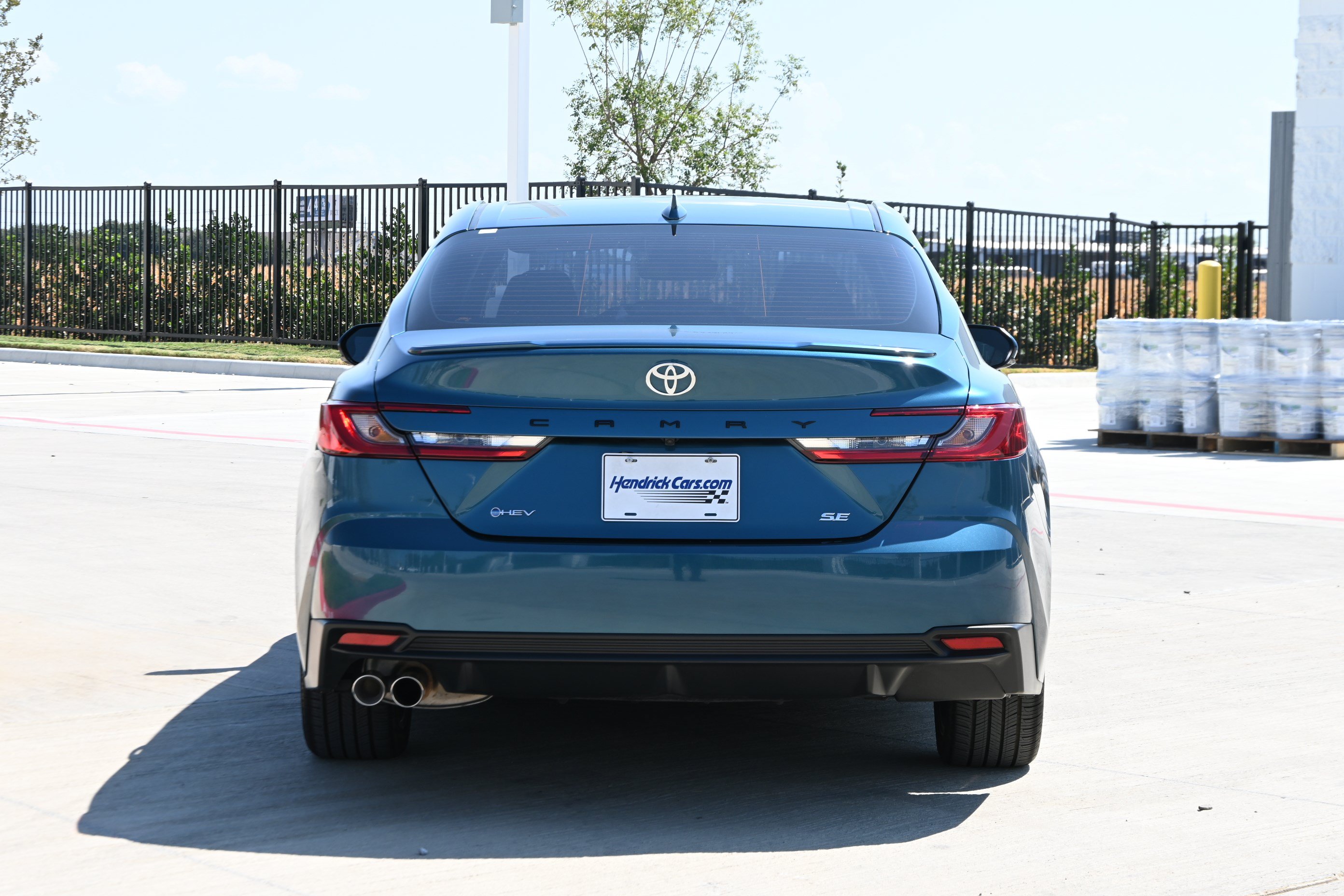 Used 2025 Toyota Camry SE w/ Convenience Package FWD image 8