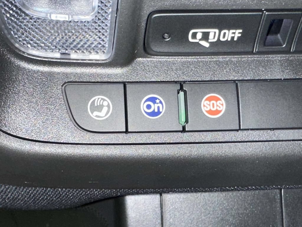 Used 2024 Chevrolet Equinox RS w/ LPO, Floor Liner Package AWD/4WD image 36