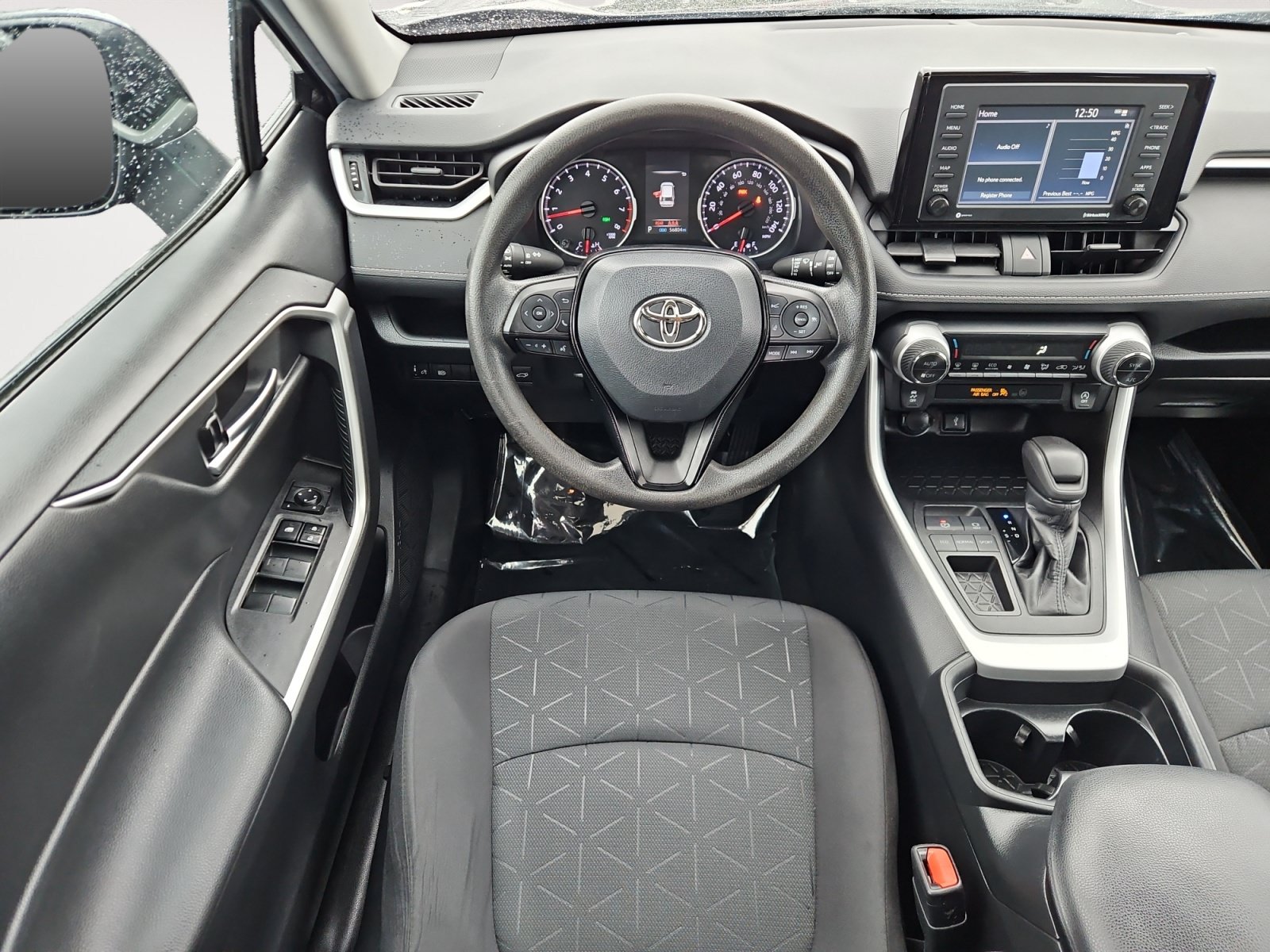 Used 2021 Toyota RAV4 XLE w/ Convenience Package FWD image 10