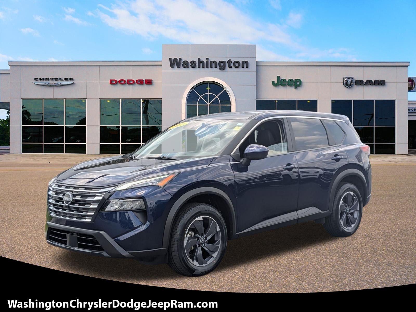 Used 2025 Nissan Rogue SV FWD image 1