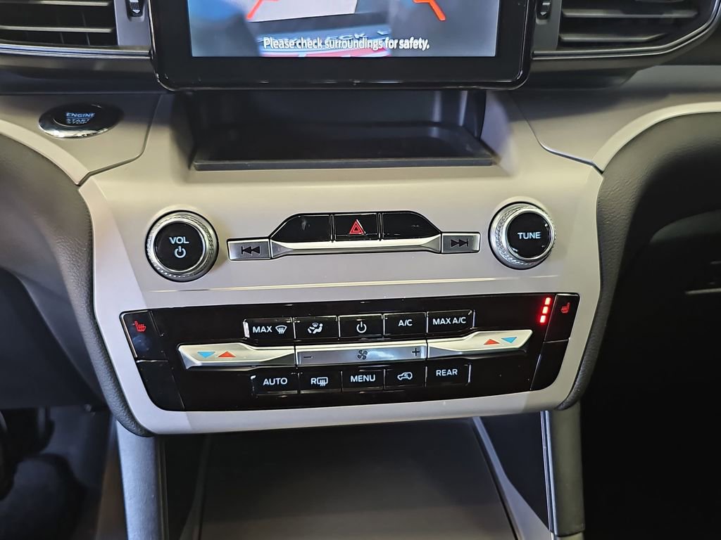 Used 2024 Ford Explorer XLT image 22