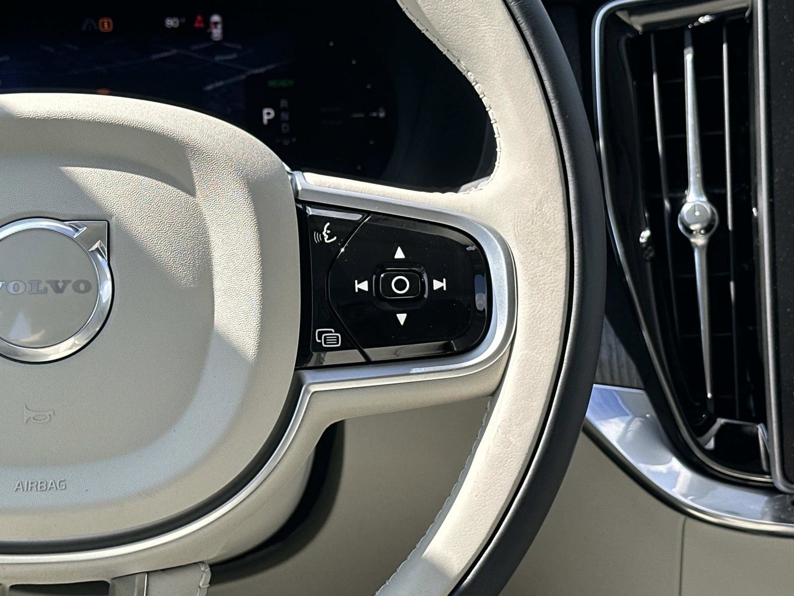 New 2026 Volvo XC90 T8 Ultra w/ Protection Package Premier image 9