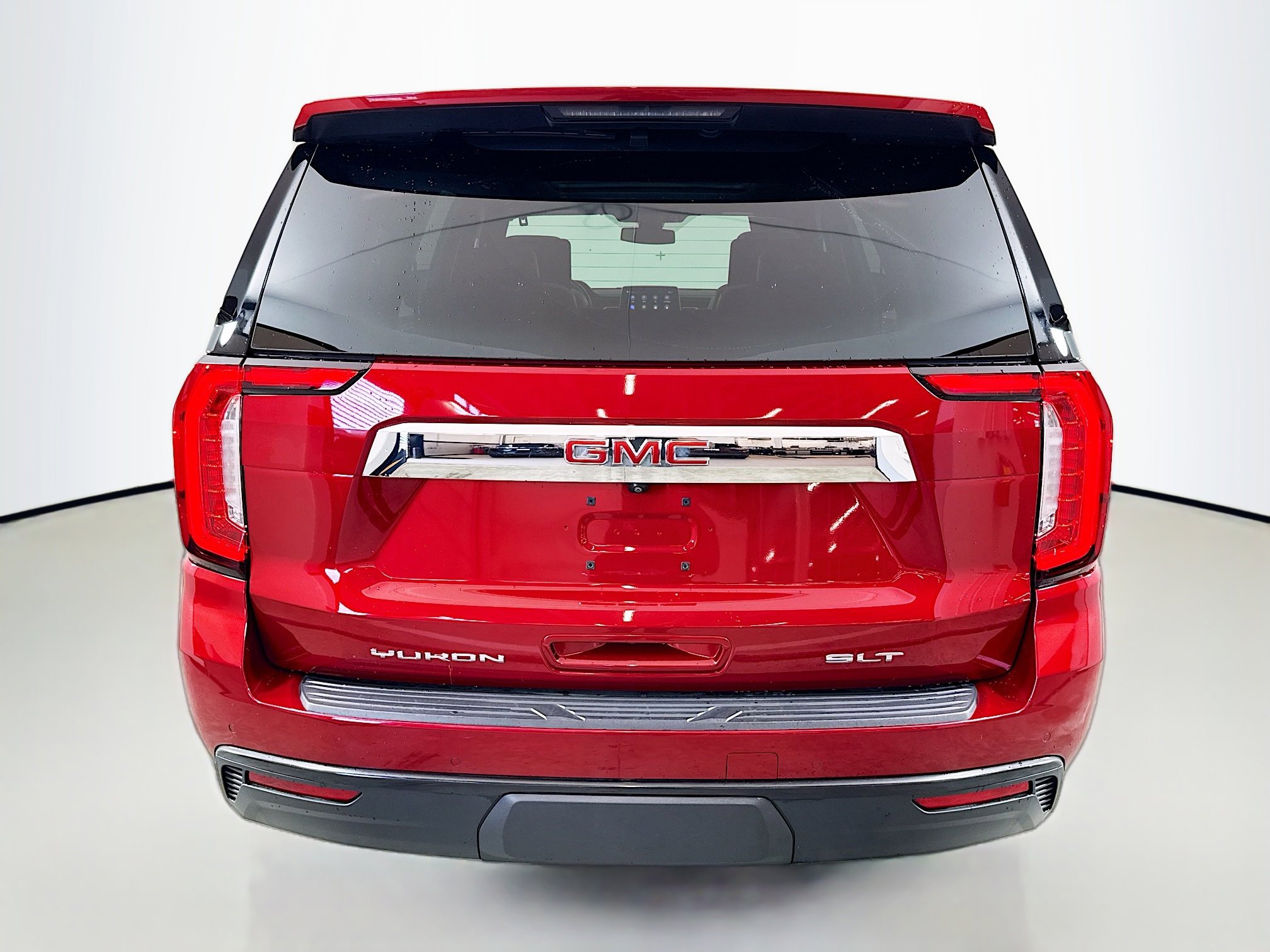 Used 2021 GMC Yukon SLT w/ SLT Premium Package image 6