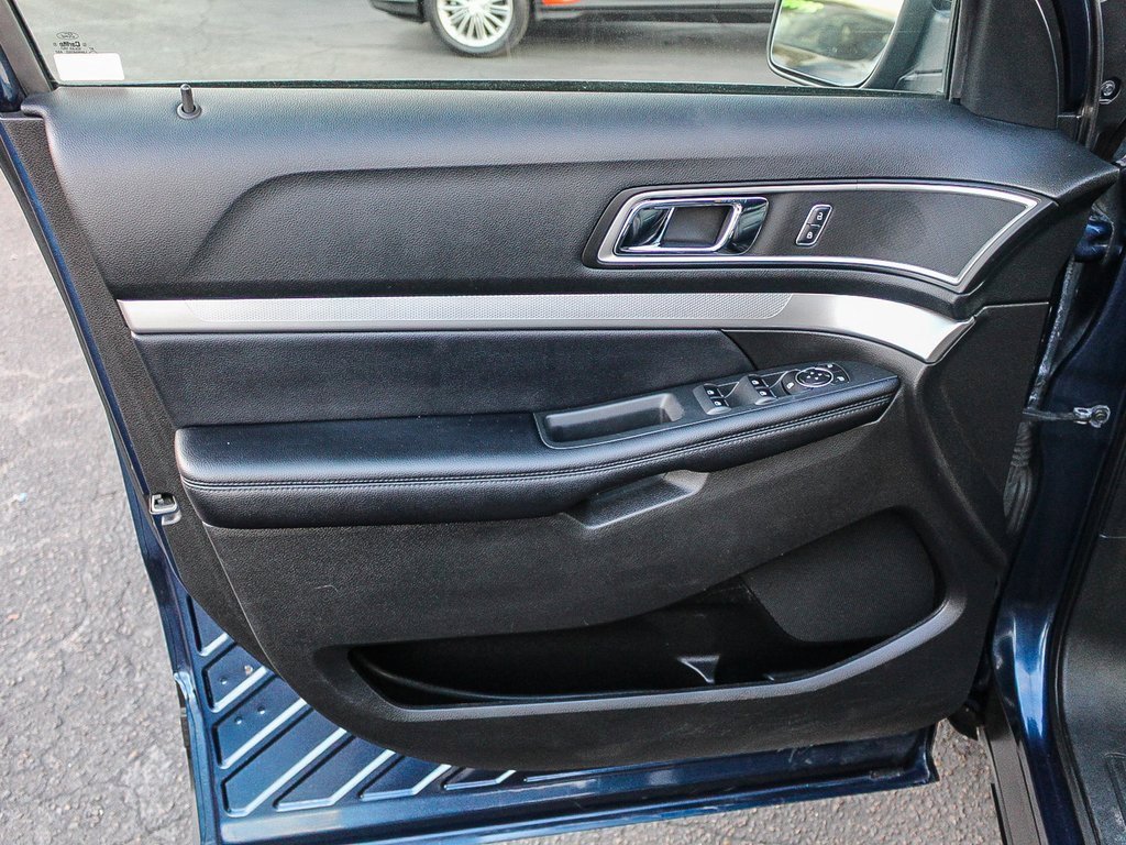 Used 2017 Ford Explorer XLT w/ Equipment Group 202A image 22