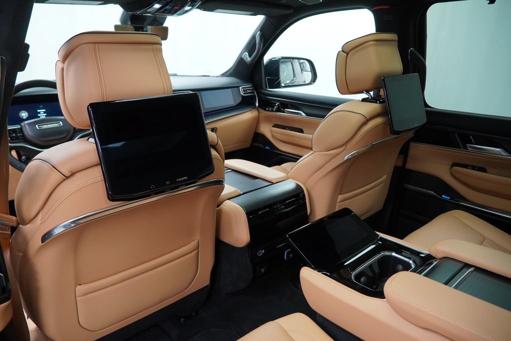 Certified 2025 Jeep Grand Wagoneer Series III w/ Rear Seat Video Group 1 AWD/4WD image 24