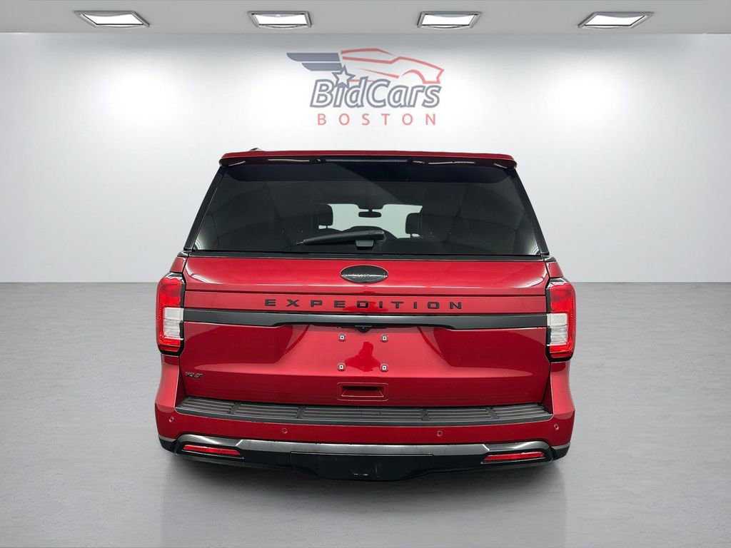 Used 2022 Ford Expedition XLT w/ Equipment Group 202A AWD/4WD image 5