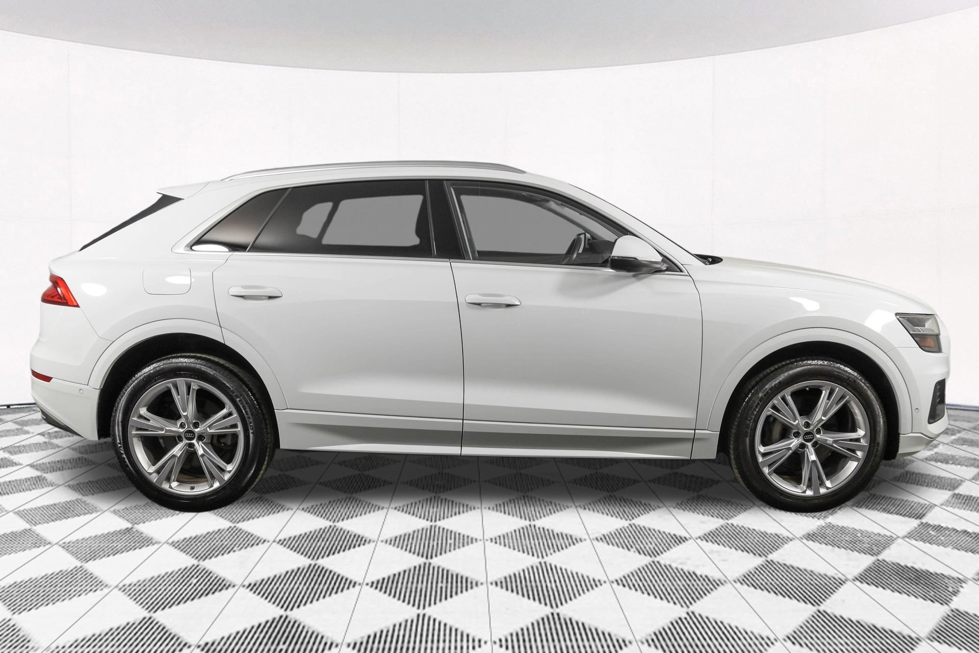 Used 2023 Audi Q8 Premium w/ Convenience Package AWD/4WD image 17