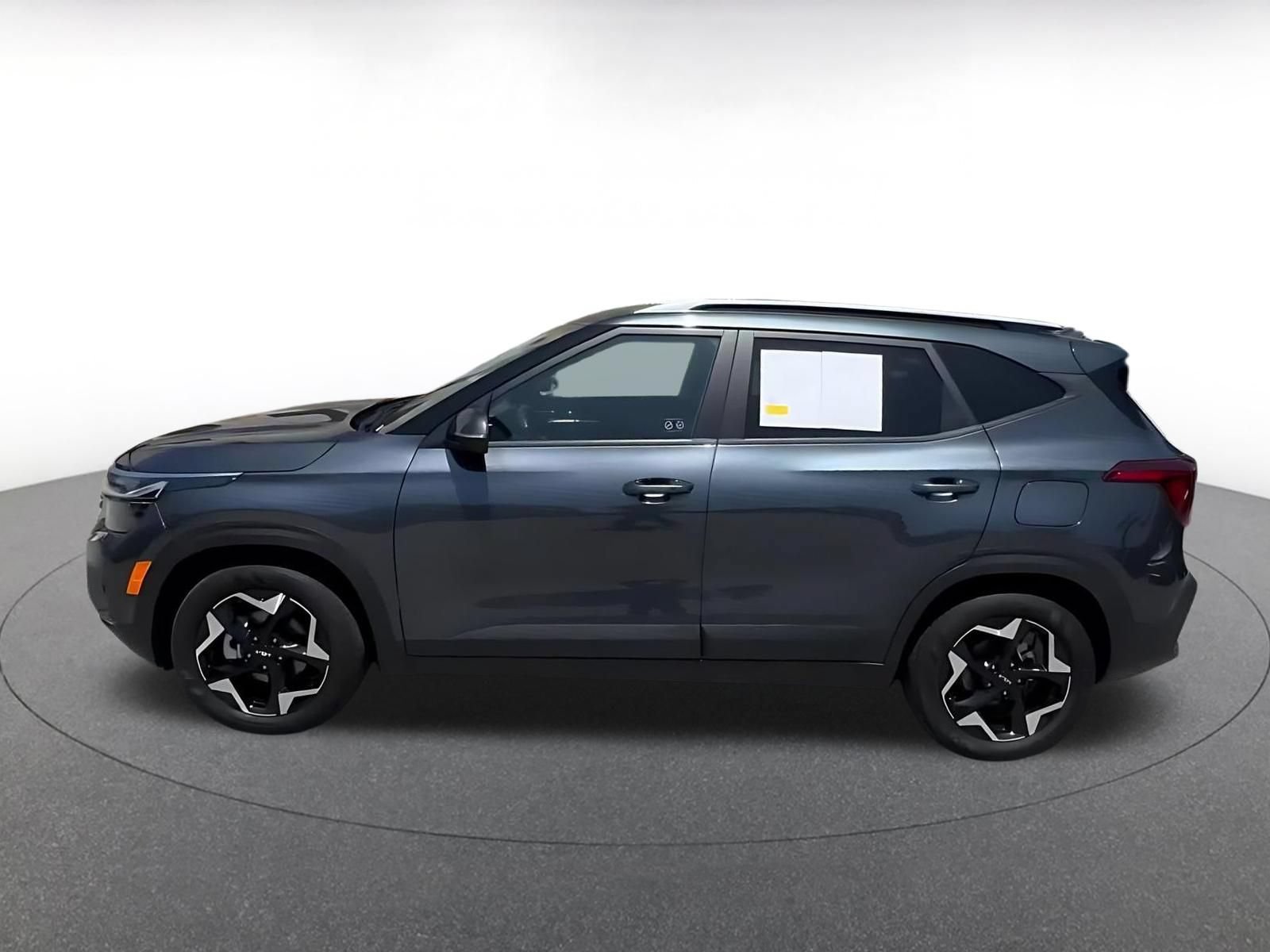 Used 2025 Kia Seltos S FWD image 9